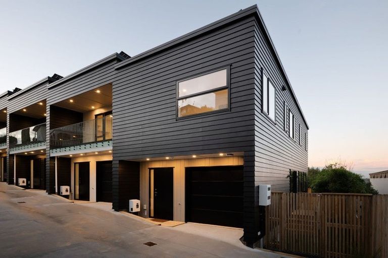 Photo of property in 143 Clarence Street, Hamilton Lake, Hamilton, 3204