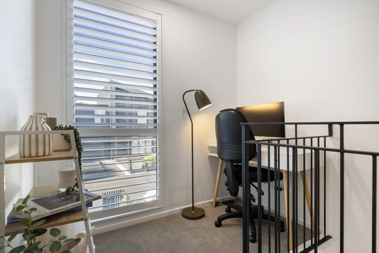 Photo of property in 5 Nga Tutu Place, Belmont, Auckland, 0622