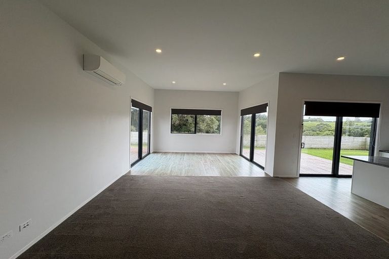 Photo of property in 115 Wairau Road, Oakura, 4314