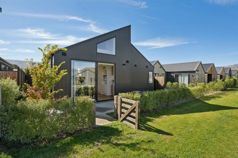 Photo of property in 20 Bragato Way, Cromwell, 9310