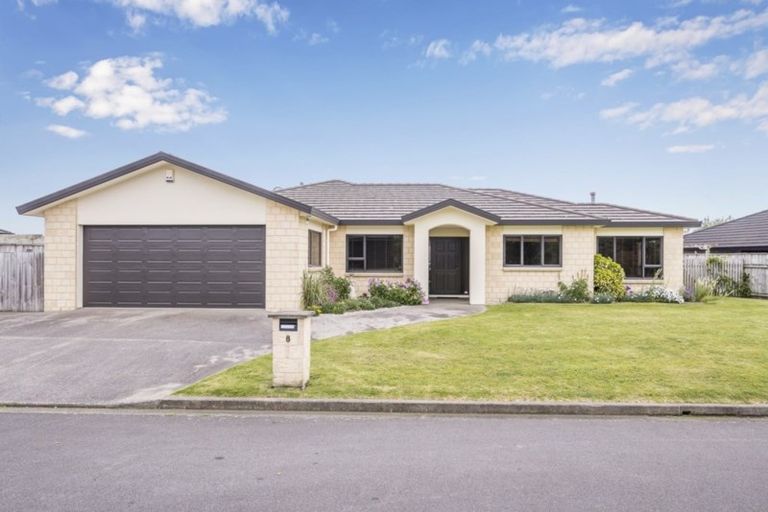 Photo of property in 8 Monarch Place, Paraparaumu Beach, Paraparaumu, 5032