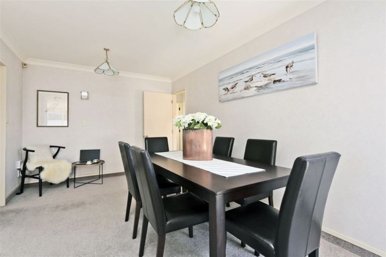 Photo of property in 4 Gresham Place, Taradale, Napier, 4112