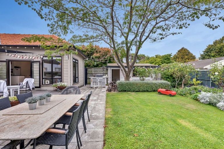 Photo of property in 14 Tui Street, Fendalton, Christchurch, 8041