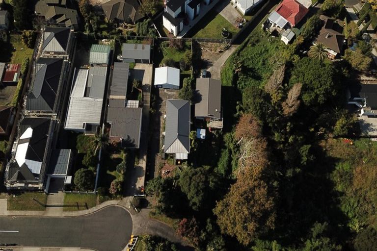 Photo of property in 16 River Road, Te Atatu Peninsula, Auckland, 0610