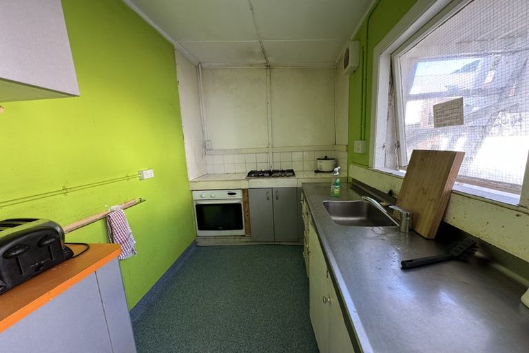 Photo of property in 16 Austin Street, Mount Victoria, Wellington, 6011