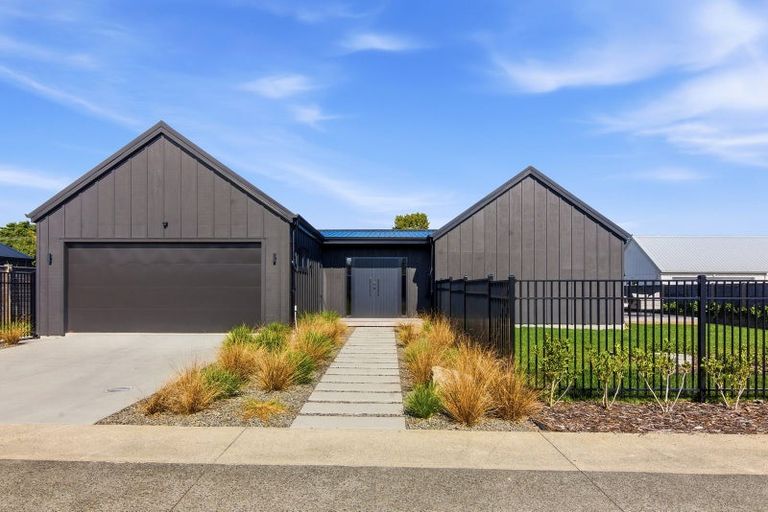 Photo of property in 4 Tiaki Lane, Matakana, 0985