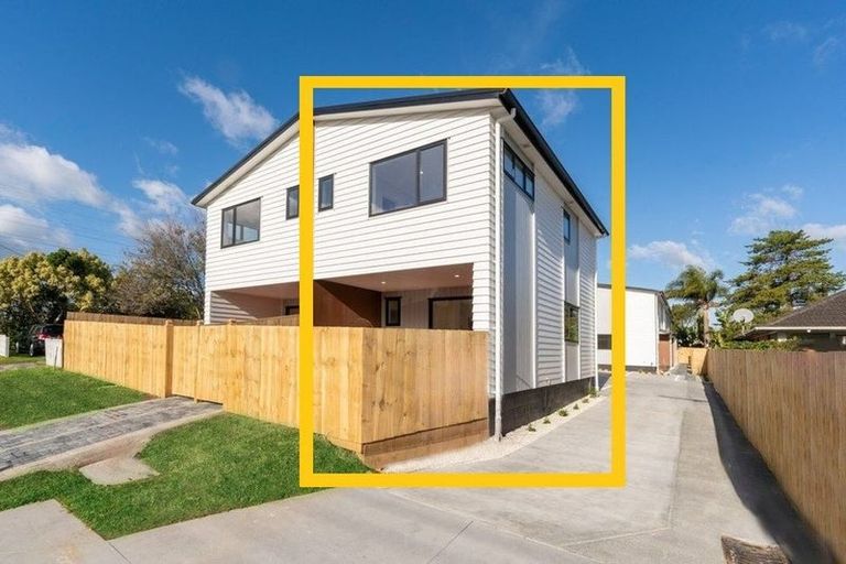 Photo of property in 1/3 Royal View Road, Te Atatu South, Auckland, 0610