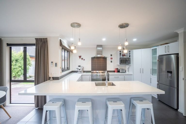 Photo of property in 4 Manhattan Court, Kelvin Grove, Palmerston North, 4414
