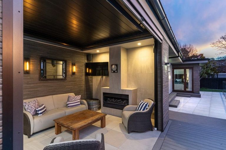 Photo of property in 7 Ngahere Street, Fendalton, Christchurch, 8041