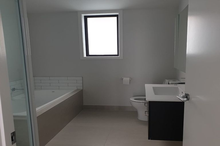 Photo of property in 20 Kawariki Road, Helensville, 0800