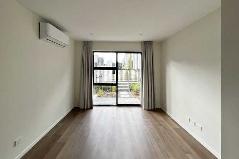 Photo of property in 5/25 Jabuka Street, Glen Eden, 0602