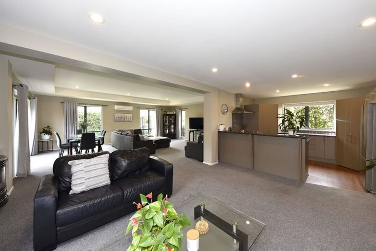 Photo of property in 37 Mcmahon Drive, Aidanfield, Christchurch, 8025