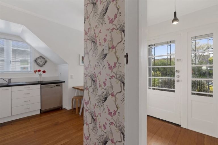 Photo of property in 12a /1 Church Street, Devonport, Auckland, 0624