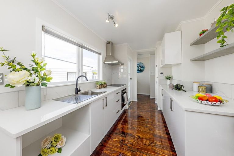 Photo of property in 24 President Avenue, Papakura, 2110