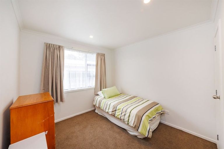 Photo of property in 12 Somerset Crescent, Highbury, Palmerston North, 4412