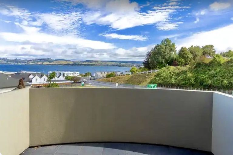 Photo of property in 4/15 Napier Road, Hilltop, Taupo, 3330