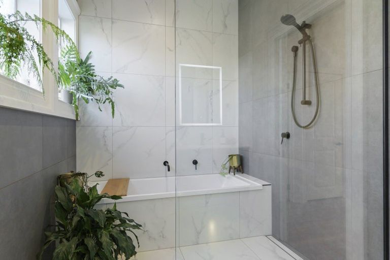 Photo of property in 28 Hawkesbury Avenue, St Albans, Christchurch, 8014