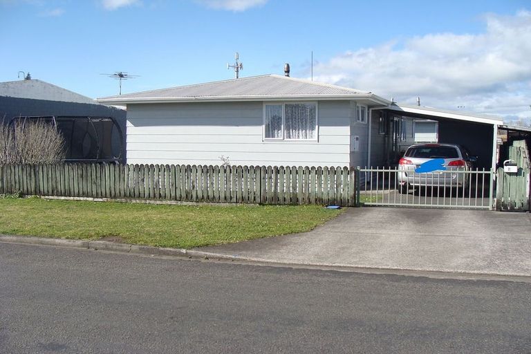 Photo of property in 7 Standish Street, Midhirst, Stratford, 4394