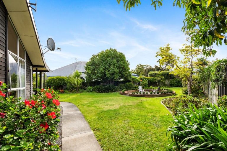 Photo of property in 11 Holyrood Street, Taradale, Napier, 4112