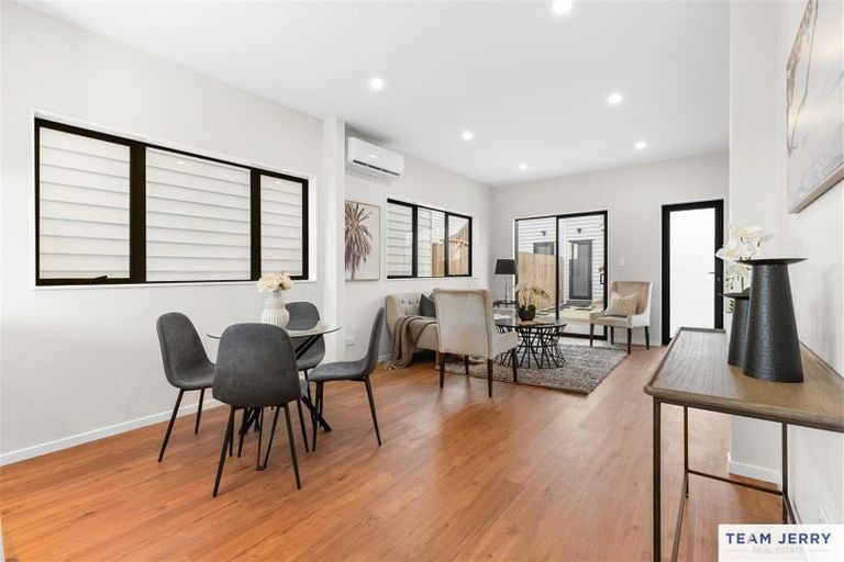 Photo of property in 105b Grove Road, Papakura, 2110