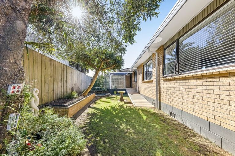 Photo of property in 9 Westpark Drive, West Harbour, Auckland, 0618