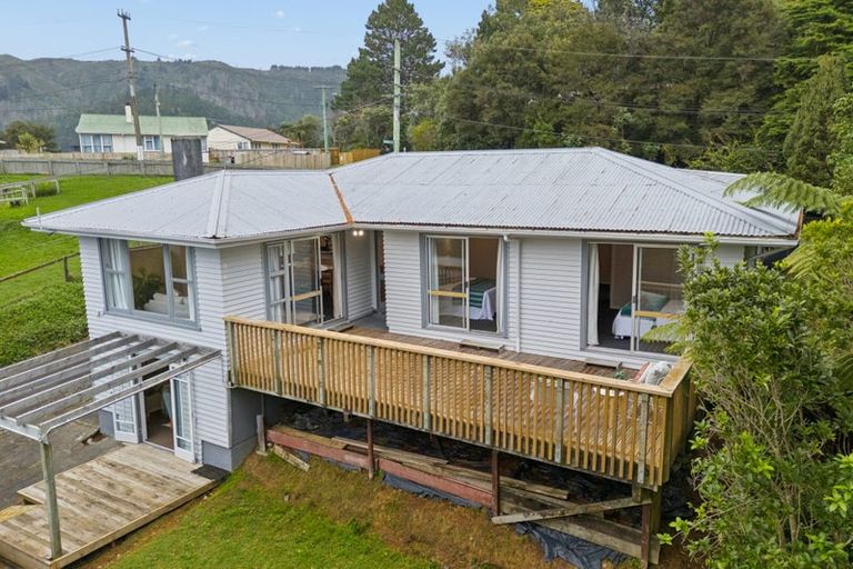Photo of property in 31 August Street, Stokes Valley, Lower Hutt, 5019