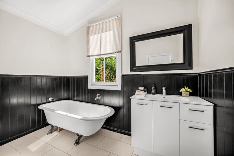 Photo of property in 702 Avenue Road West, Saint Leonards, Hastings, 4120