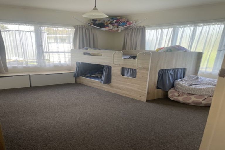 Photo of property in 15 Burdendale Grove, Churton Park, Wellington, 6037