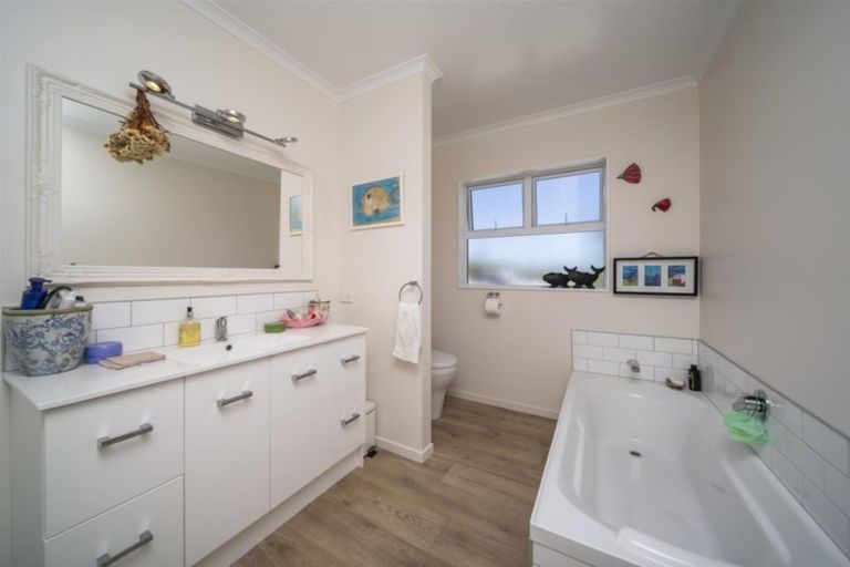 Photo of property in 242b Turuturu Road, Hawera, 4674