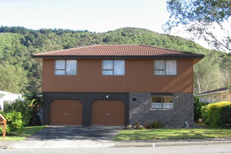 Photo of property in 65 Holdsworth Avenue, Trentham, Upper Hutt, 5018