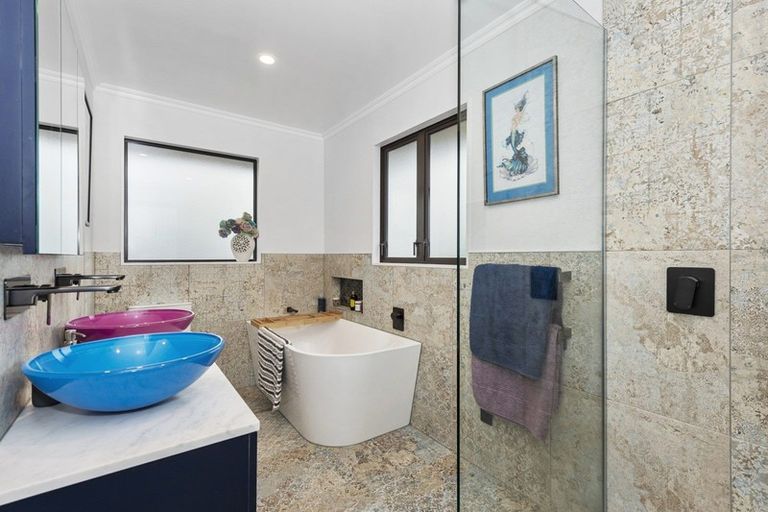 Photo of property in 35 Nielsen Gardens, Rototuna, Hamilton, 3210