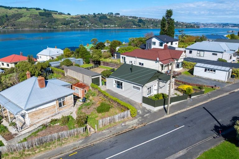 Photo of property in 3 Athol Place, Ravensbourne, Dunedin, 9022