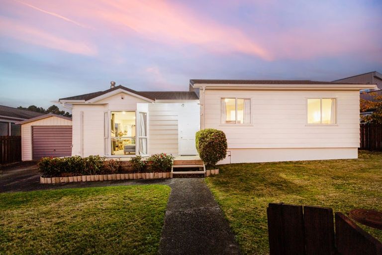 Photo of property in 28 Doncaster Terrace, Ascot Park, Porirua, 5024