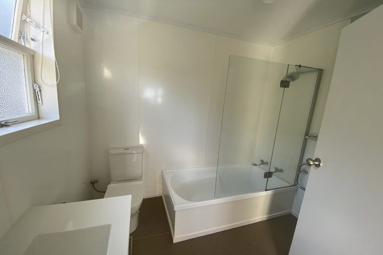 Photo of property in 12f2 Norna Crescent, Kelburn, Wellington, 6012