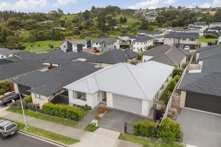 Photo of property in 3 Tararua Street, Massey, Auckland, 0614