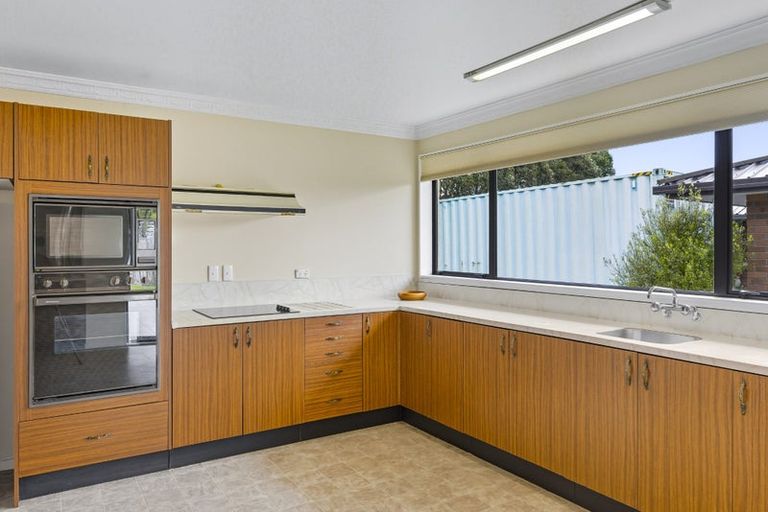 Photo of property in 11 The Avenue, Paraparaumu Beach, Paraparaumu, 5032