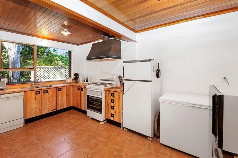 Photo of property in 45 Daffodil Street, Titirangi, Auckland, 0604