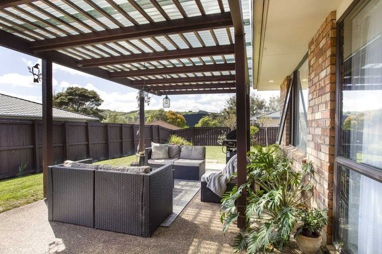Photo of property in 59 Cabeleigh Drive, Helensville, 0800
