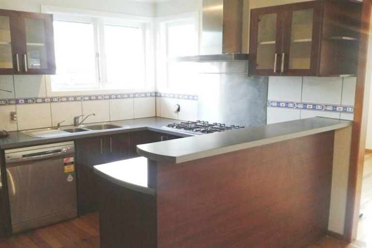 Photo of property in 20a Amberley Avenue, Te Atatu South, Auckland, 0610