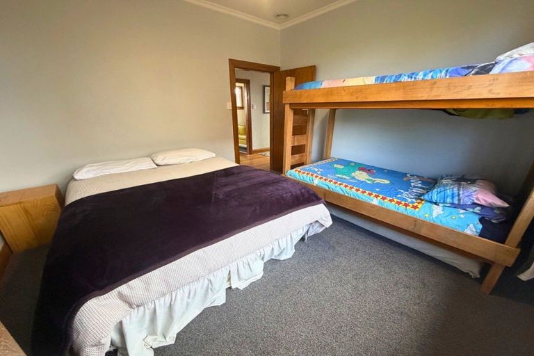 Photo of property in 21 Lincoln Street, Hampden, 9410