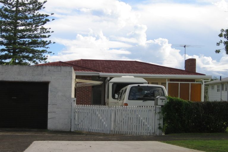 Photo of property in 3 Waterview Road, Favona, Auckland, 2024
