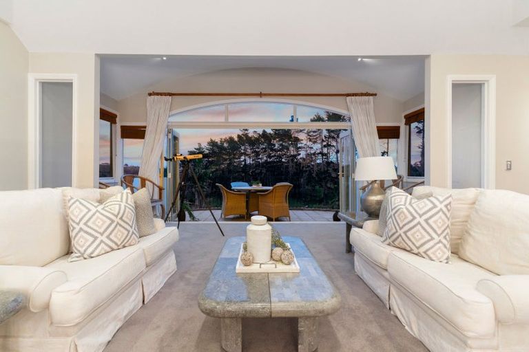 Photo of property in 84 Potts Road, Whitford, Howick, 2571