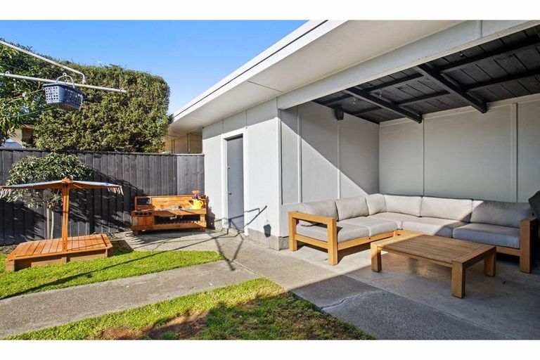Photo of property in 205 Centaurus Road, Saint Martins, Christchurch, 8022