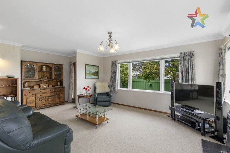 Photo of property in 72 Tiro Tiro Road, Levin, 5510