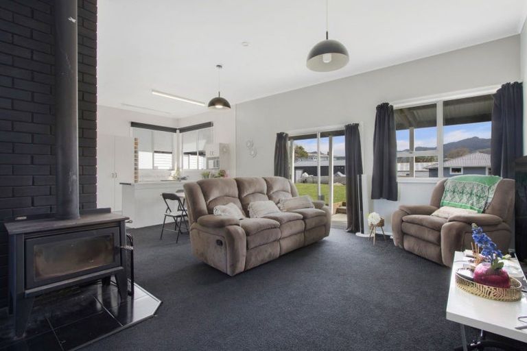 Photo of property in 33 Ara Mara Hua, Henderson, 0612