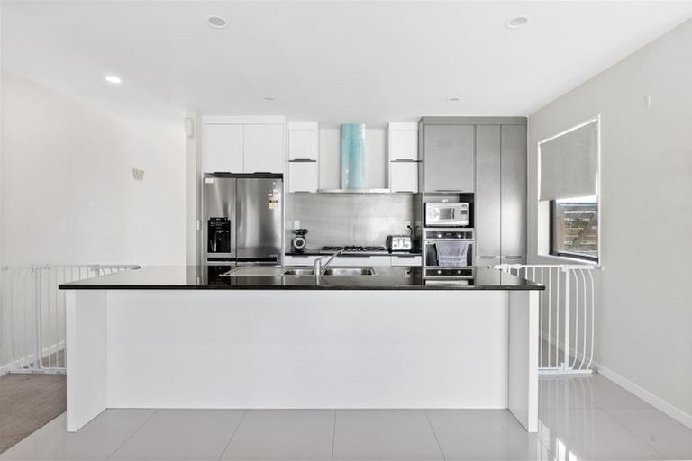 Photo of property in 23 Treestump Road, Takanini, 2112