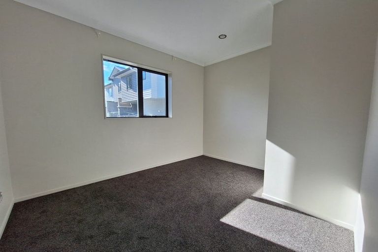 Photo of property in 28a Wallson Crescent, Wiri, Auckland, 2104