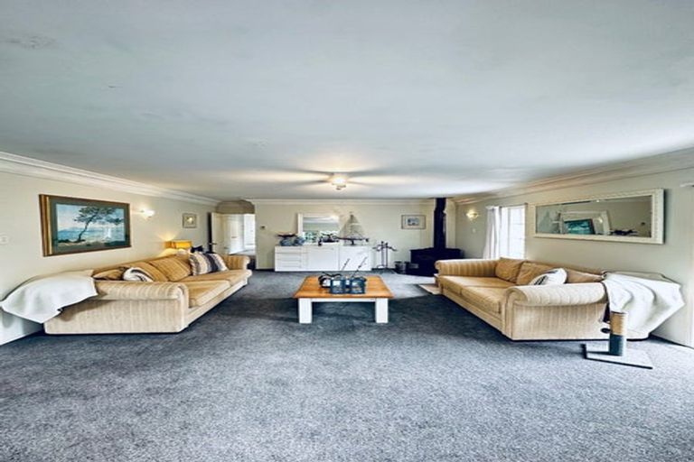 Photo of property in 8 Owens Road, Waiuku, 2123