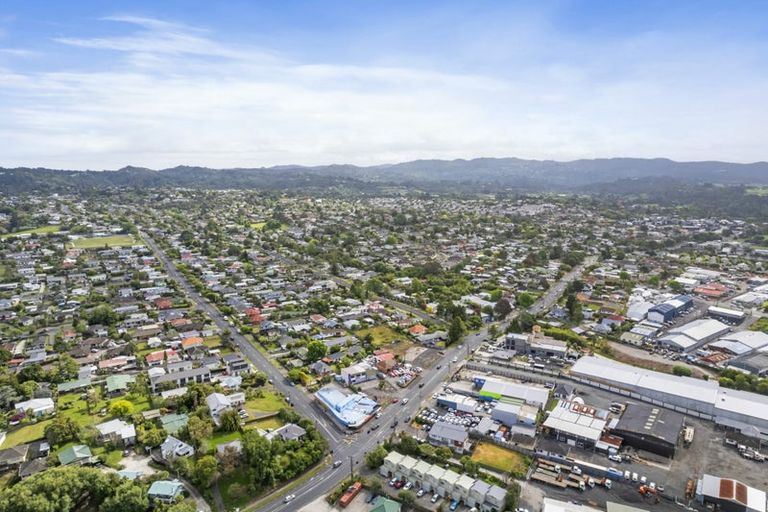Photo of property in 1/351 West Coast Road, Glen Eden, Auckland, 0602