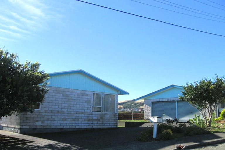 Photo of property in 10 Pauline Way, Paparangi, Wellington, 6037
